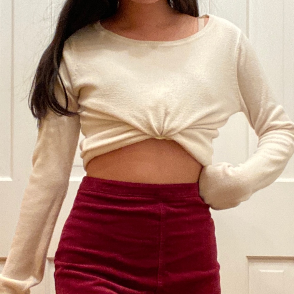 CREAM SWEATER